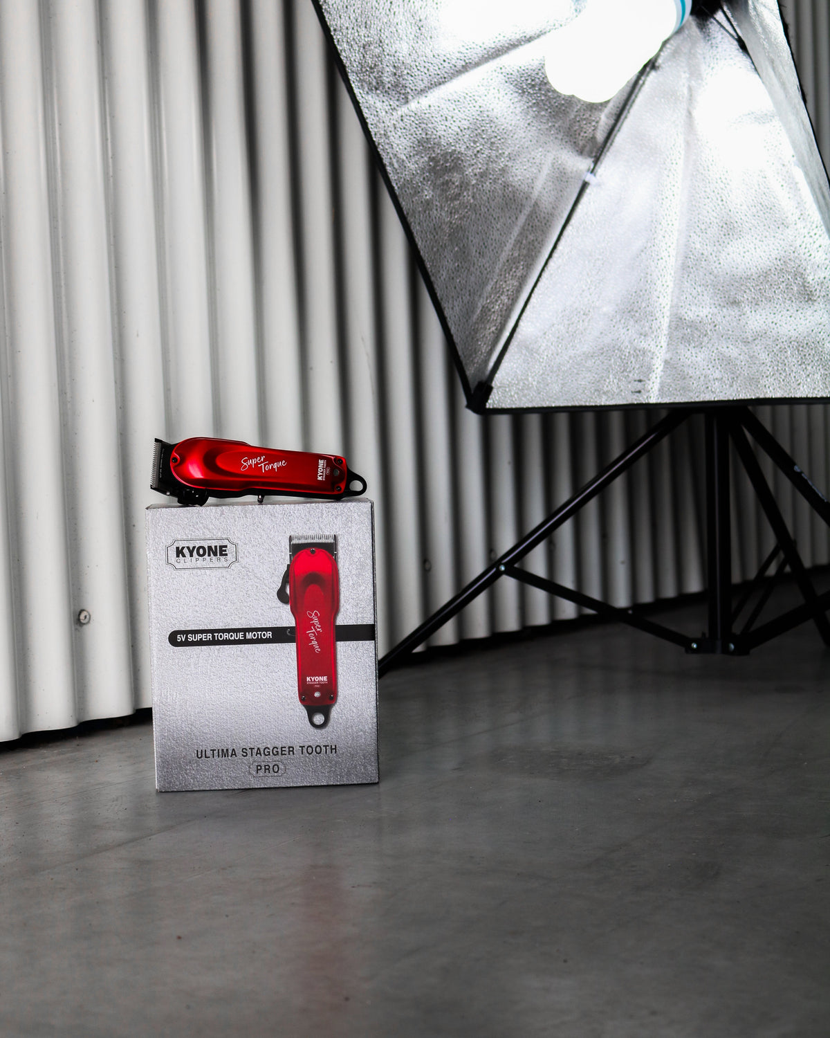 KYONE Ultima Stagger Tooth PRO Clipper med eske