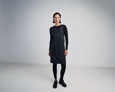 NANO Midi svart på modell – Trend Design